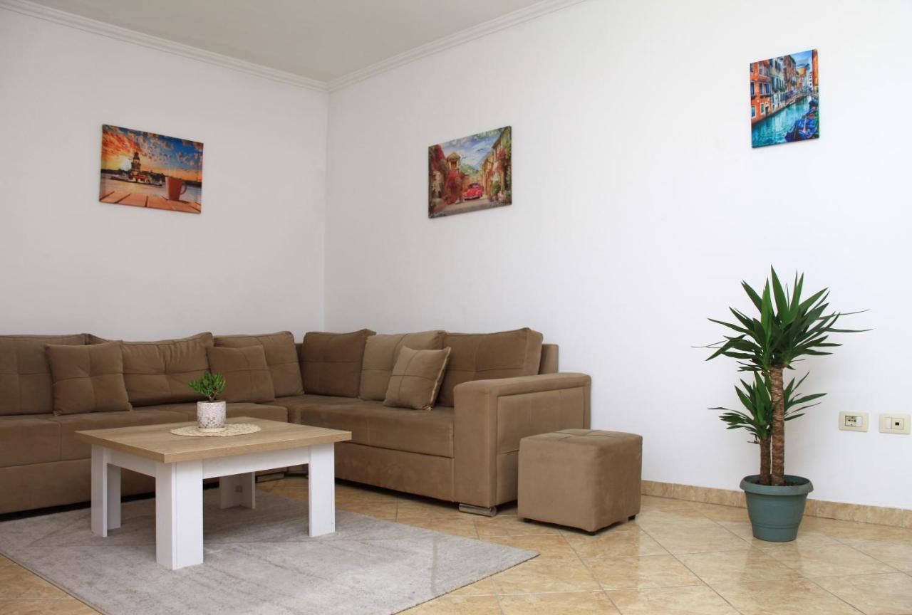 Beautiful Apartment At Port Side! ドゥラス エクステリア 写真